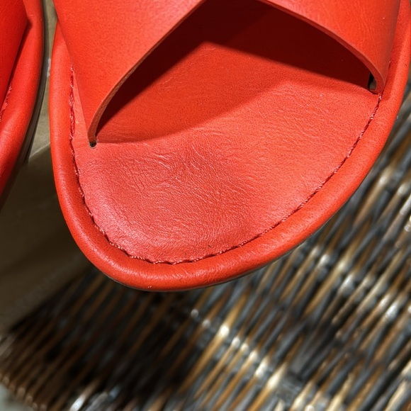 BORN IN CALIFORNIA SLIDES SUZE 9 1/2 - Picture 5 of 7